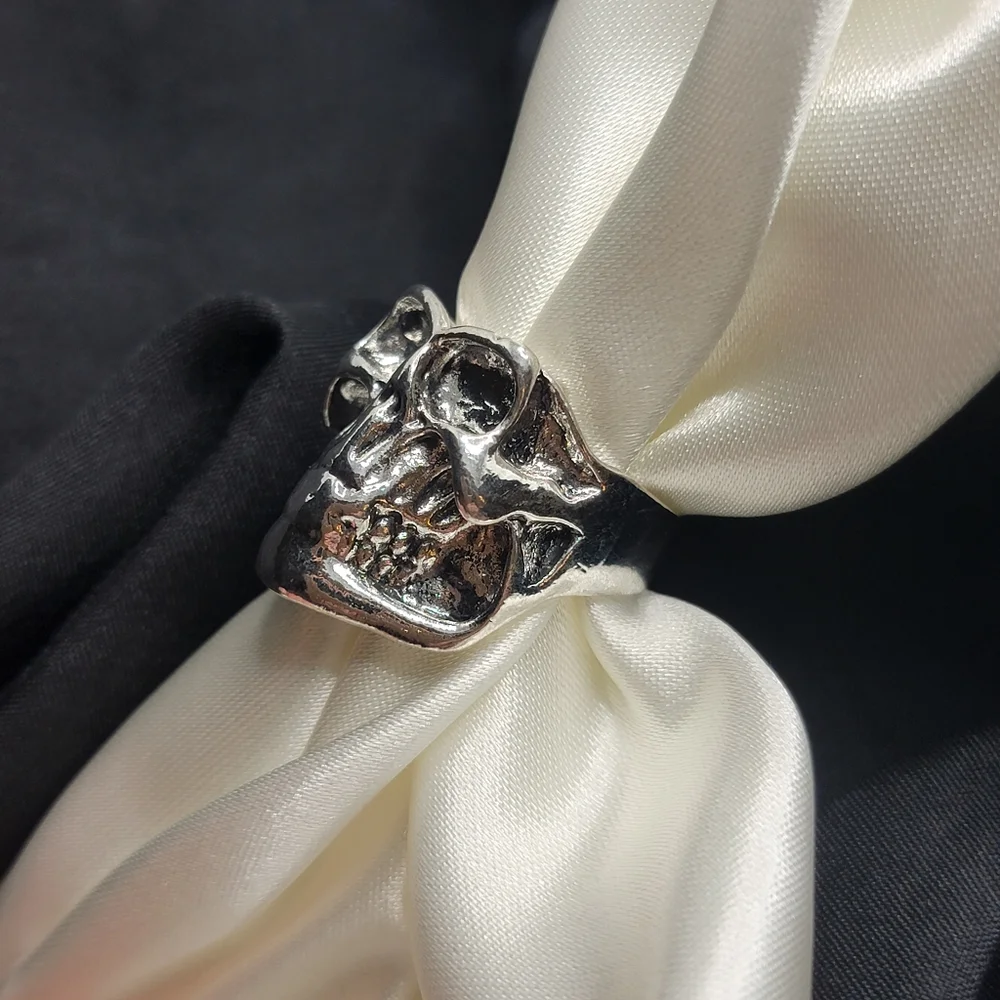 Snarl Skull Ring Biker Motorcycle Rocker Heavy Metal Goth Grunge Emo Punk